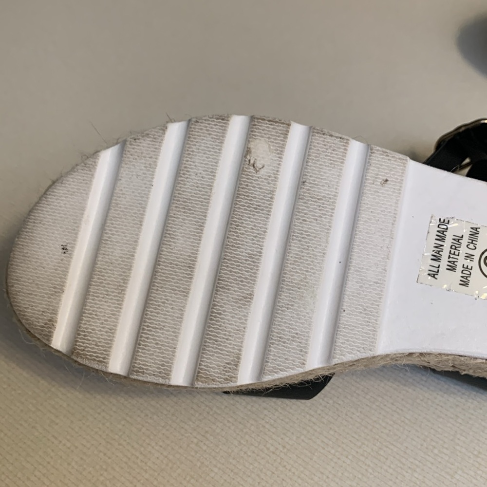 Soda Platform Sandal - Picture 8 of 9